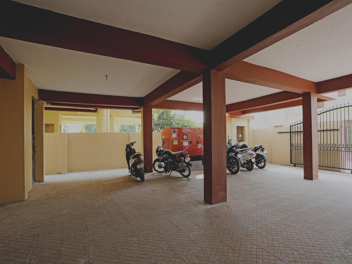 Oyo 17276 The Maple Tree Hotels Bhuvanesvar Kültér fotó